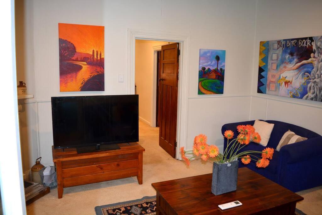 טאומרנוי Riverlea Cottage - Cosy, Comfy, Quiet, Central מראה חיצוני תמונה