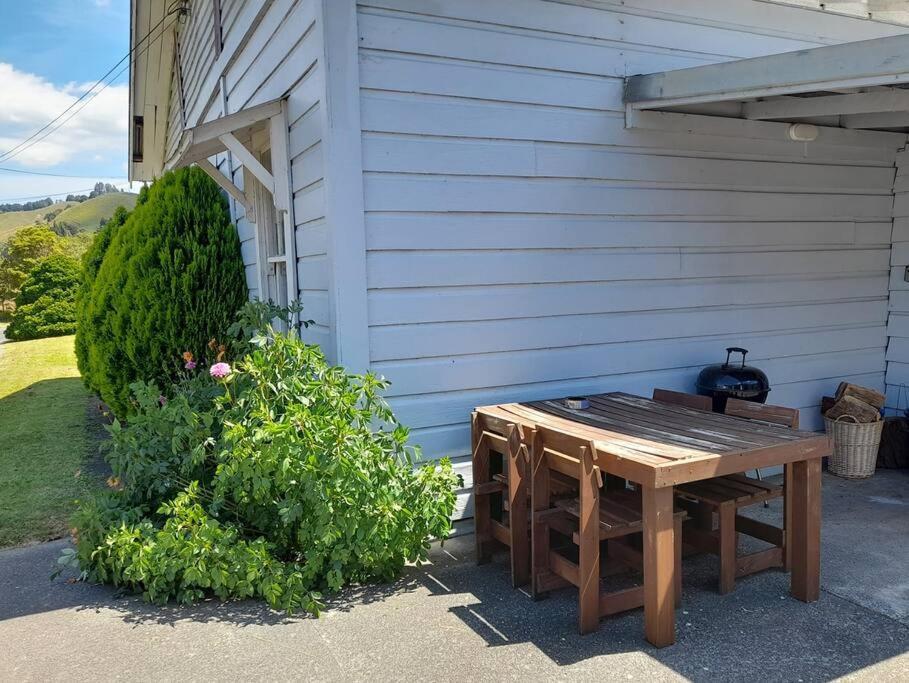 טאומרנוי Riverlea Cottage - Cosy, Comfy, Quiet, Central מראה חיצוני תמונה