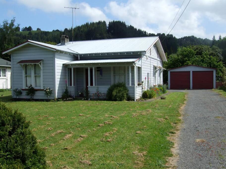 טאומרנוי Riverlea Cottage - Cosy, Comfy, Quiet, Central מראה חיצוני תמונה