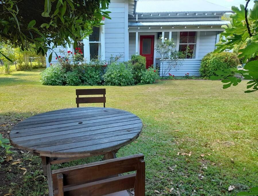 טאומרנוי Riverlea Cottage - Cosy, Comfy, Quiet, Central מראה חיצוני תמונה